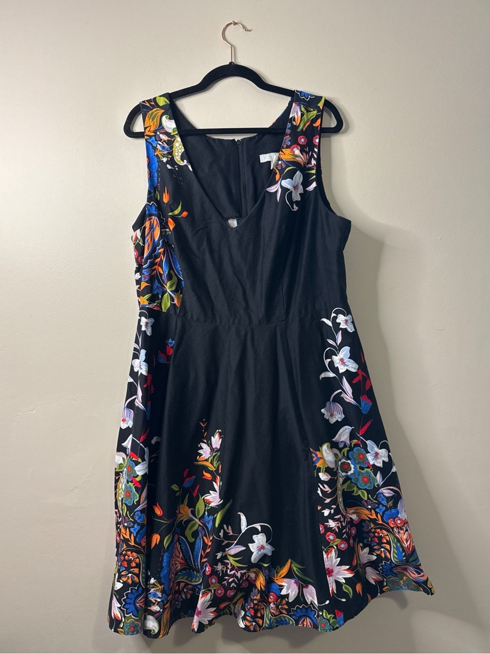 Eva Rose Floral Fit Flare Dress Black Multicolor Sleeveless V Neck Made USA
